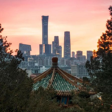 Purple Horse Hotel &Beijing Hutong Designer Boutique Garden Hotel&French Window&Close To The Forbidden City&Tian'Anmen&Wangfujing&Nanluogu Lane&Lama Temple&360-Degree Viewing Terrace Bar&Roof Swimming Pool&Private Bathtub&Laundry&Gym&Family Suite Exterior photo