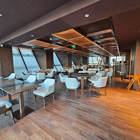 Purple Horse Hotel &Beijing Hutong Designer Boutique Garden Hotel&French Window&Close To The Forbidden City&Tian'Anmen&Wangfujing&Nanluogu Lane&Lama Temple&360-Degree Viewing Terrace Bar&Roof Swimming Pool&Private Bathtub&Laundry&Gym&Family Suite Exterior photo