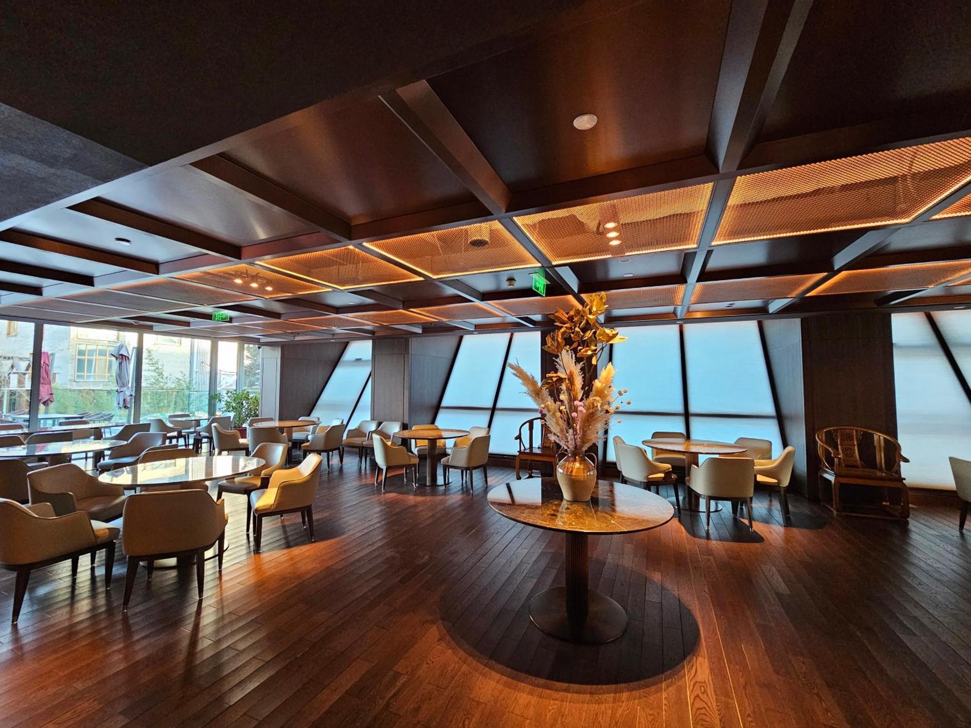 Purple Horse Hotel &Beijing Hutong Designer Boutique Garden Hotel&French Window&Close To The Forbidden City&Tian'Anmen&Wangfujing&Nanluogu Lane&Lama Temple&360-Degree Viewing Terrace Bar&Roof Swimming Pool&Private Bathtub&Laundry&Gym&Family Suite Exterior photo