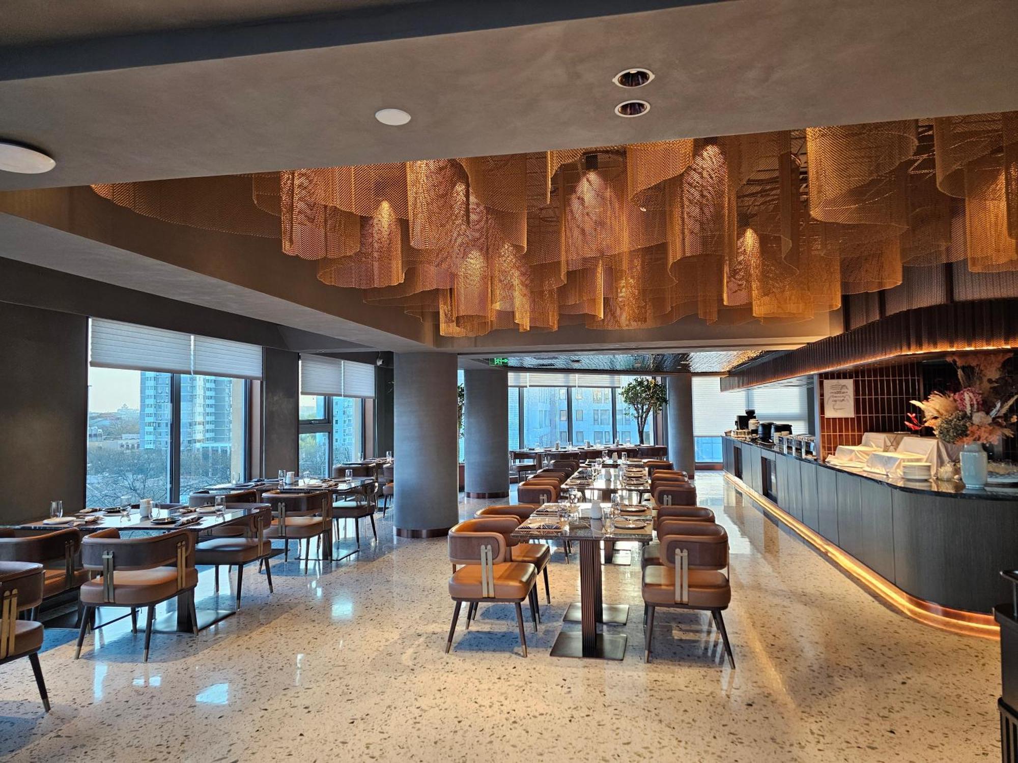 Purple Horse Hotel &Beijing Hutong Designer Boutique Garden Hotel&French Window&Close To The Forbidden City&Tian'Anmen&Wangfujing&Nanluogu Lane&Lama Temple&360-Degree Viewing Terrace Bar&Roof Swimming Pool&Private Bathtub&Laundry&Gym&Family Suite Exterior photo